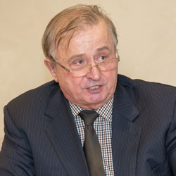 Александр Лавров 