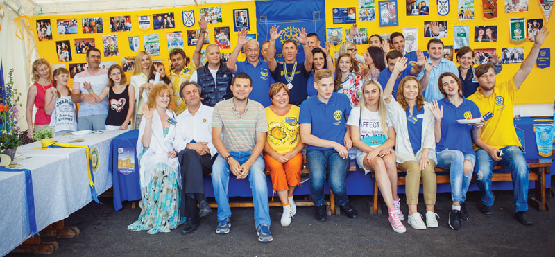 На инаугурации президента «Ротари клуба Кемерово» Александра Лобанова в июле 2015 года